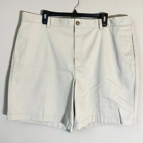L.L. Bean Mens Size 40 8" Natural Fit Wrinkle-Free Flat Front Ivory Chino Shorts - Picture 3 of 16